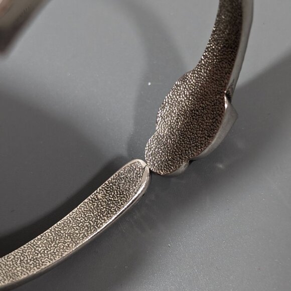 Retro Silver Tone Leopard Cat Hinge Bracelet Classic Statement 6" - Picture 7 of 9